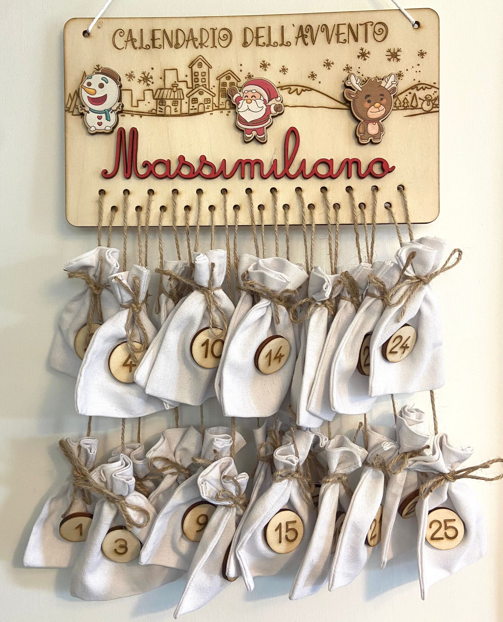 Calendario dell'Avvento con nome in legno