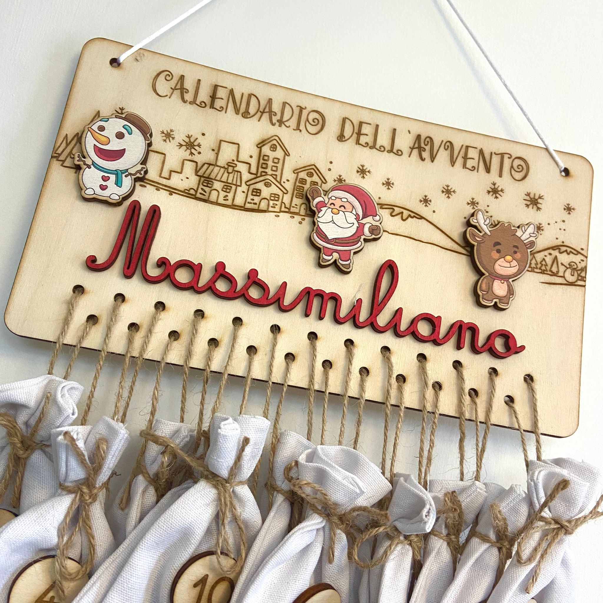 Calendario dell'Avvento con nome in legno